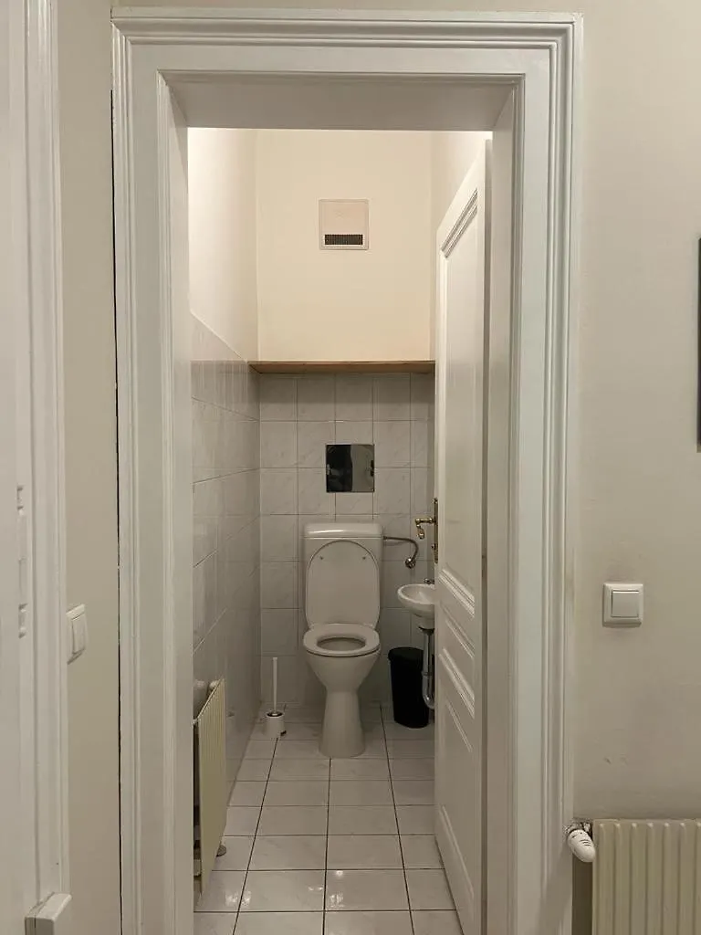 90 M2 Spacious Apartment With Free Parking Vienna
