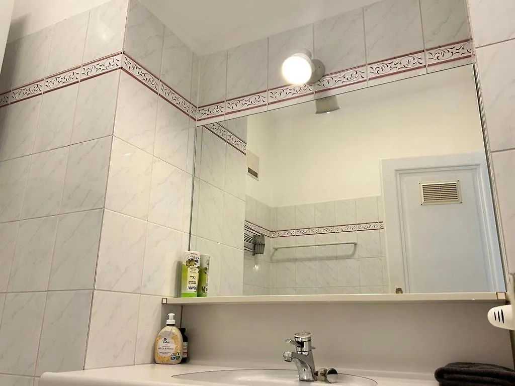 90 M2 Spacious Apartment With Free Parking Vienna