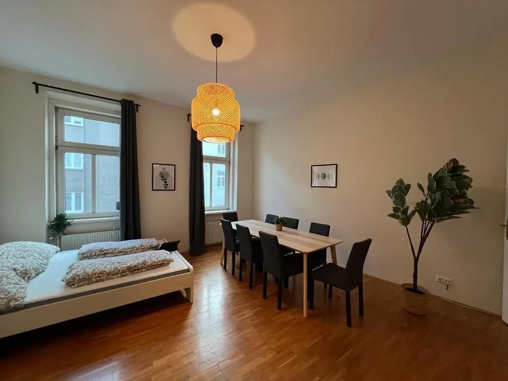 90 M2 Spacious Apartment With Free Parking Vienna Austria